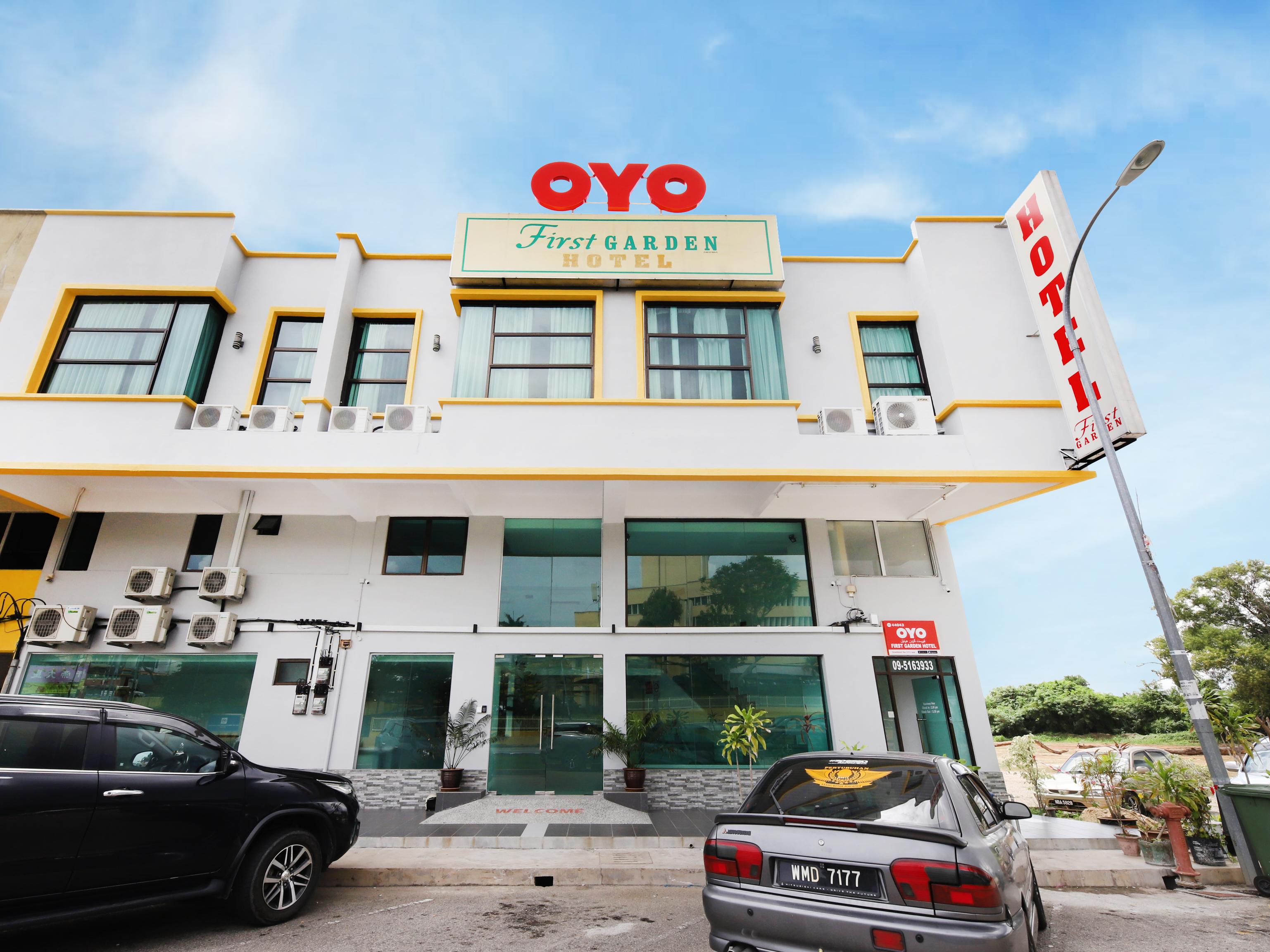 Oyo 44043 First Garden Hotel Kuantan Exterior foto
