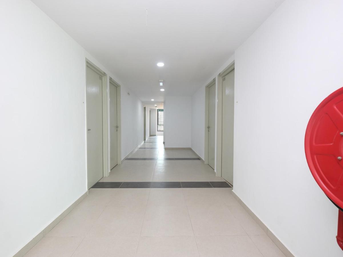 Oyo 44043 First Garden Hotel Kuantan Exterior foto